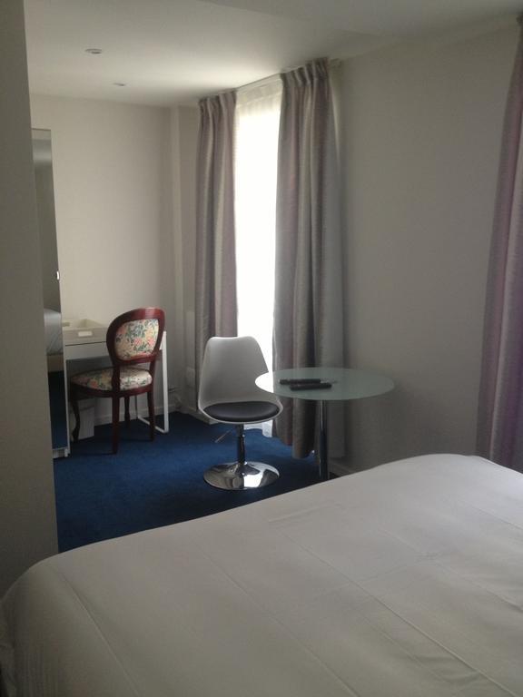 Hotel Savoy Párizs Szoba fotó